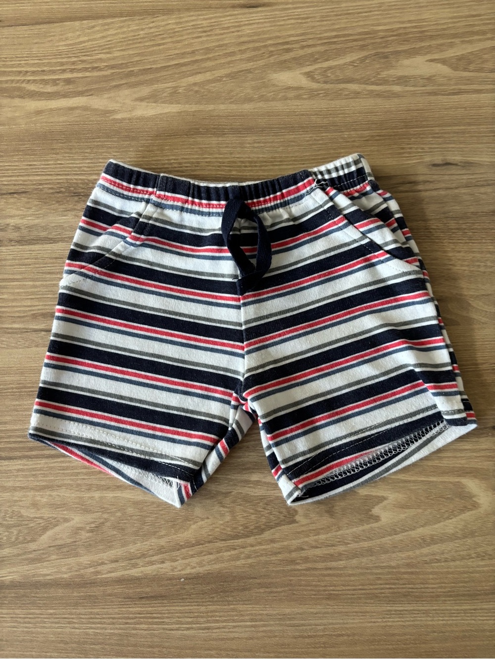 HB knit shorts 6–9M navy red striped